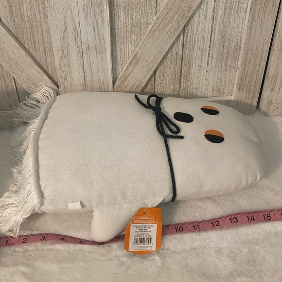 Target Hyde and Eek 2023 Halloween Floating Ghost Pillow - Picture 8 of 9
